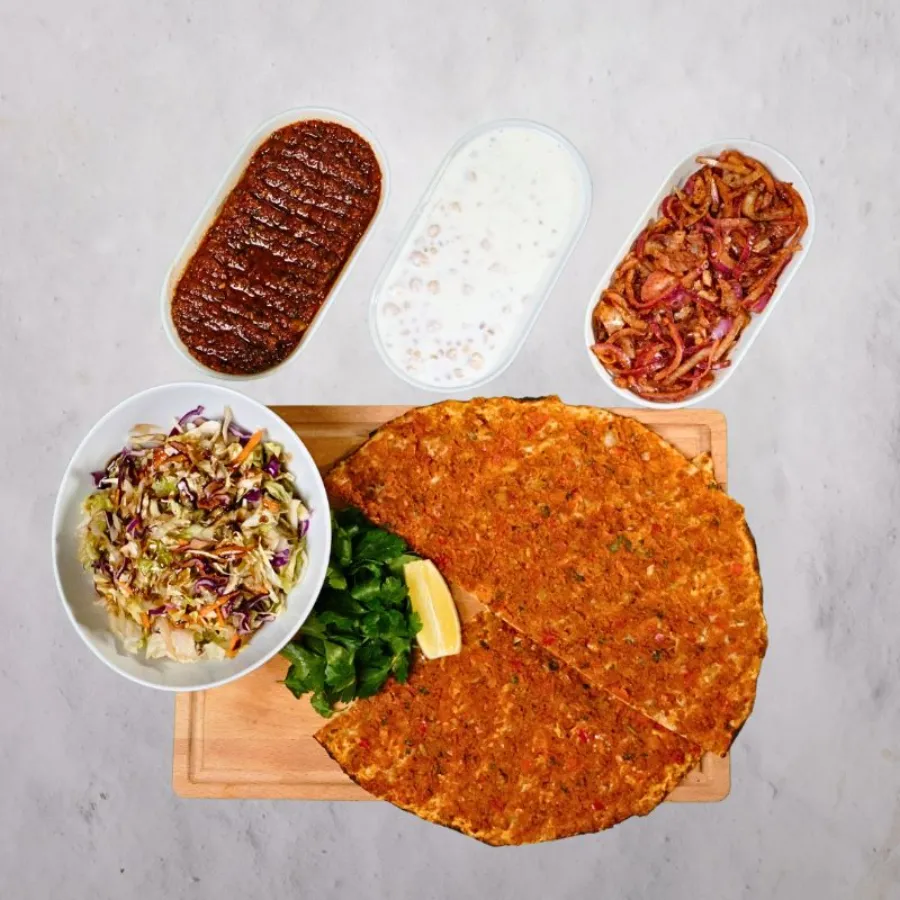 Taş fırında lahmacun